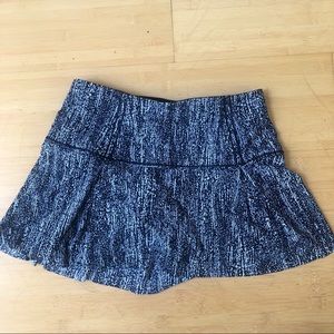 Lululemon Skirt Skort Black White Size 6 Gray